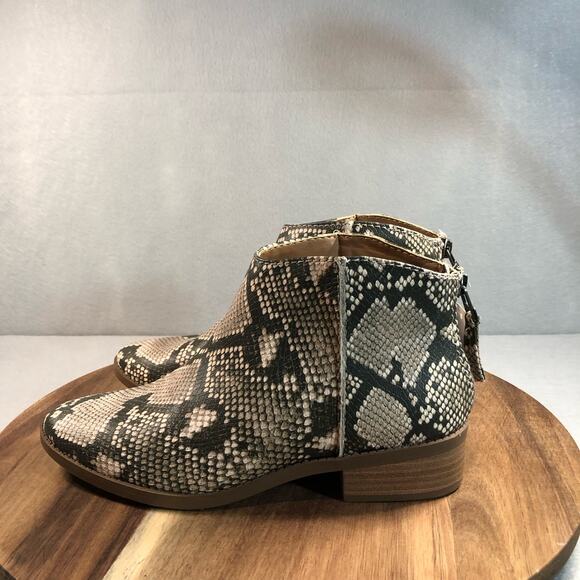 NWT Universal Thread Emma Faux Snake Skin Bootie Women Size 6.5 Heel Zipper - Picture 2 of 6
